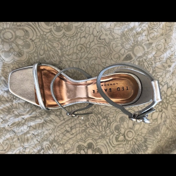 Ted Baker Triam High-heel in silver size 6 - Picture 2 of 4